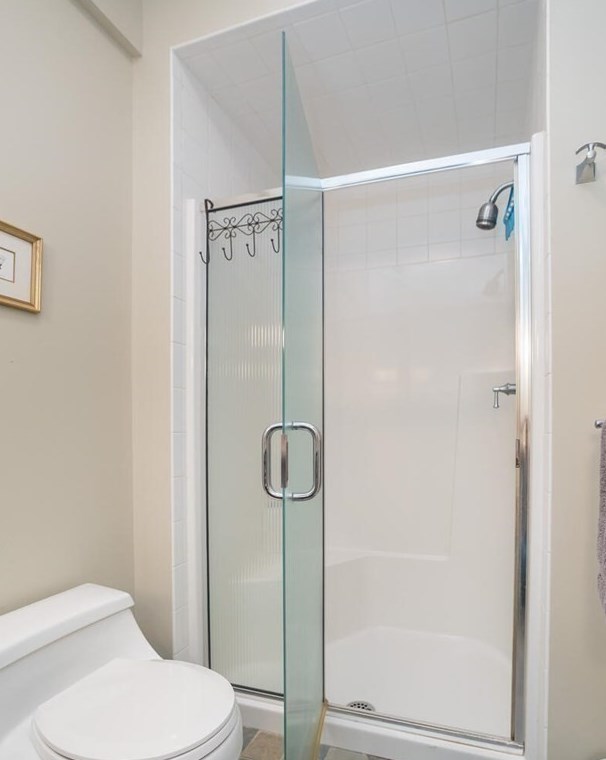 51 Hop Brk Rd, Amherst MA 01002-2771 exterior