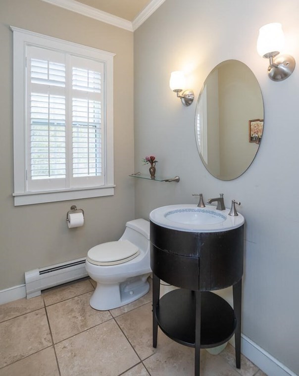 51 Hop Brk Rd, Amherst MA 01002-2771 exterior