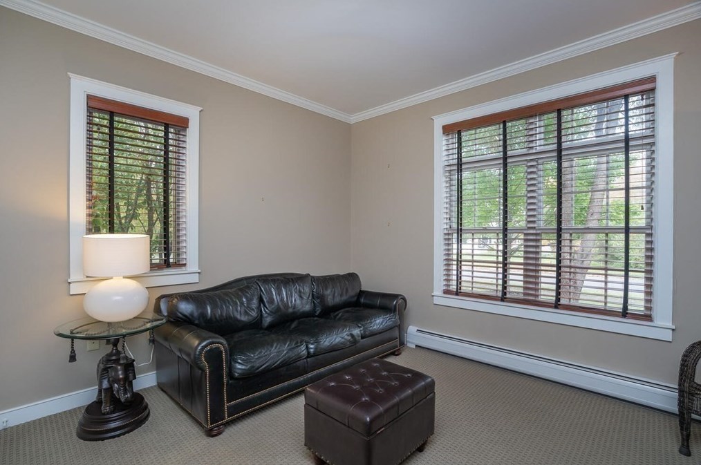 51 Hop Brk Rd, Amherst MA 01002-2771 exterior