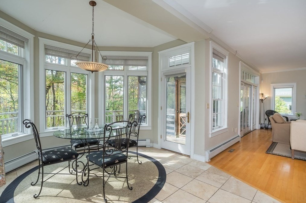 51 Hop Brk Rd, Amherst MA 01002-2771 exterior