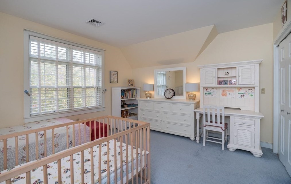 51 Hop Brk Rd, Amherst MA 01002-2771 exterior