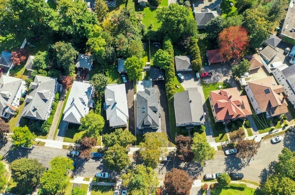 27 Payson Rd, Belmont MA 02478-2720 exterior