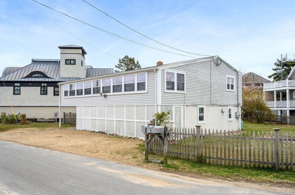 78 Southern Blvd, Newbury MA 01951-2121 exterior