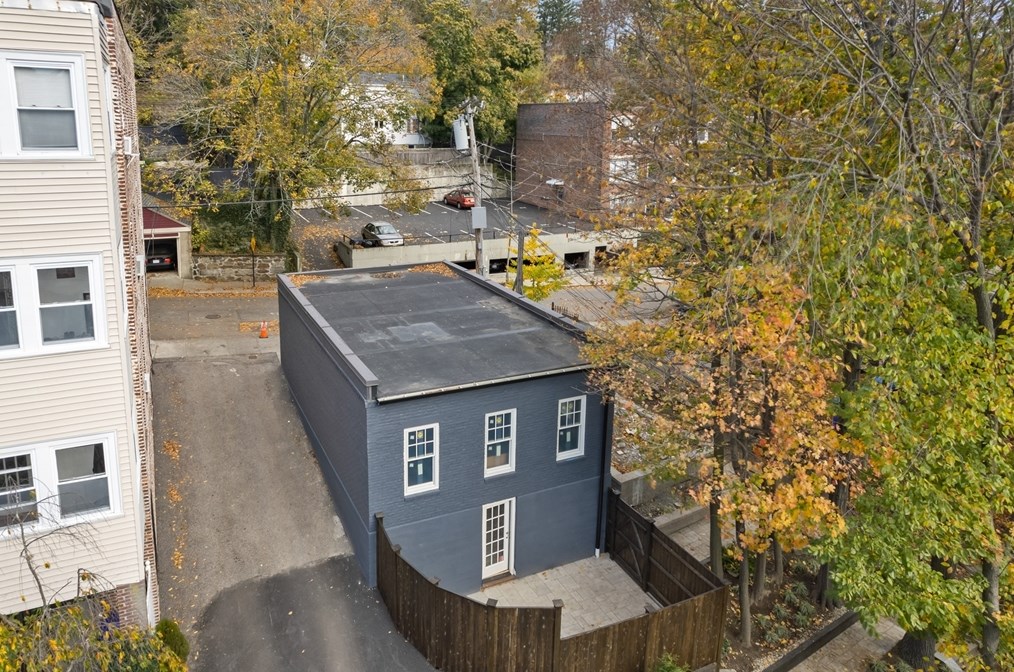 46 Lancaster Ter, Brookline MA  02446-2204 exterior