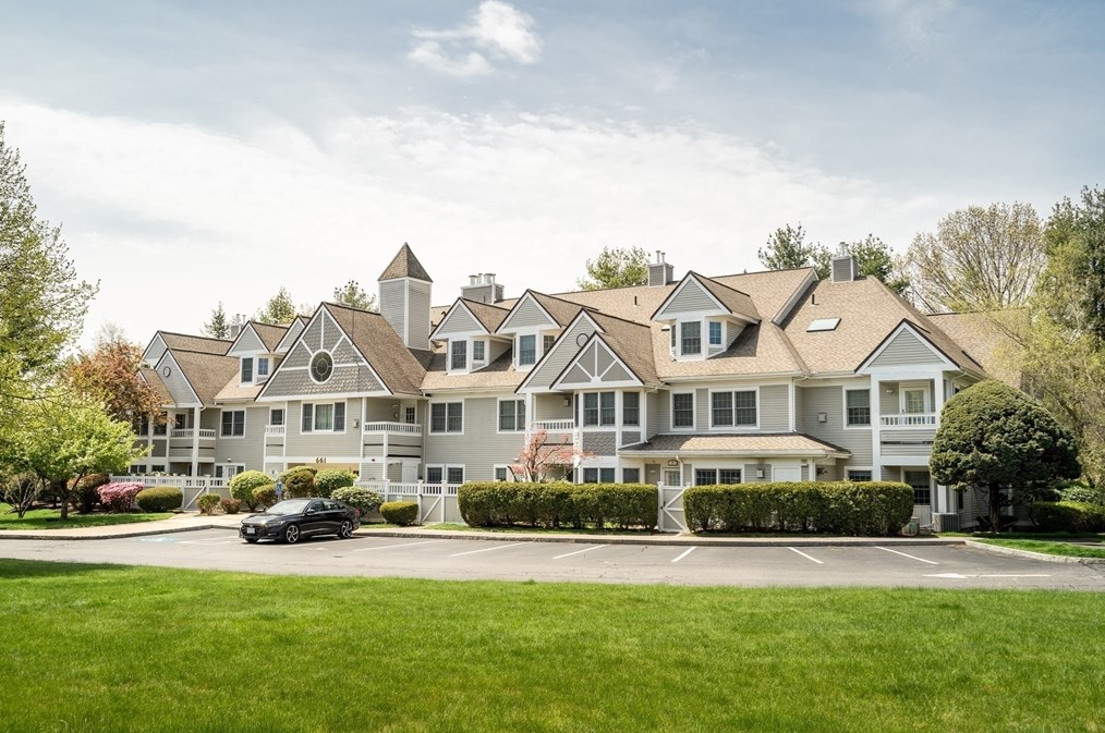 661 Lowell St, Lexington MA  02420-1967 exterior