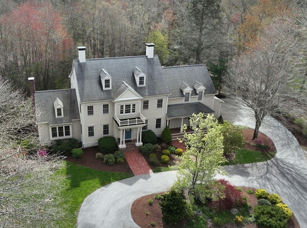 33 Azalea Way, Hanover MA 02339-3300 exterior