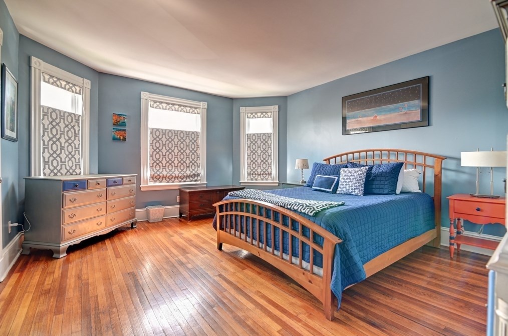 72 Elm Ave, Quincy MA  02170-2940 exterior