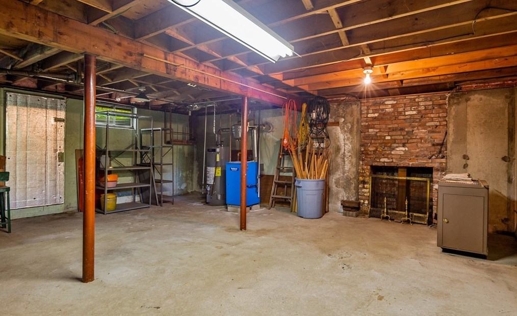 34 Carleton Rd, Hingham MA 02043-3009 exterior