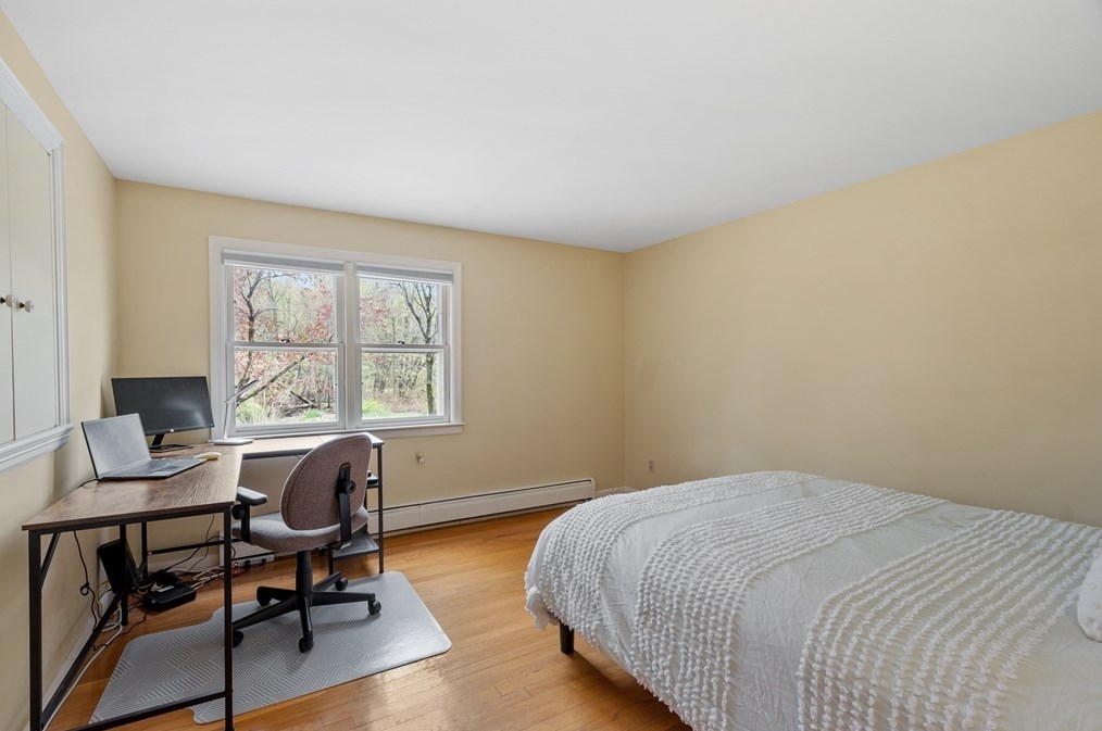 22 Ellis Dr, Worcester MA 01609-1423 exterior