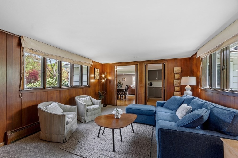 22 Ellis Dr, Worcester MA 01609-1423 exterior