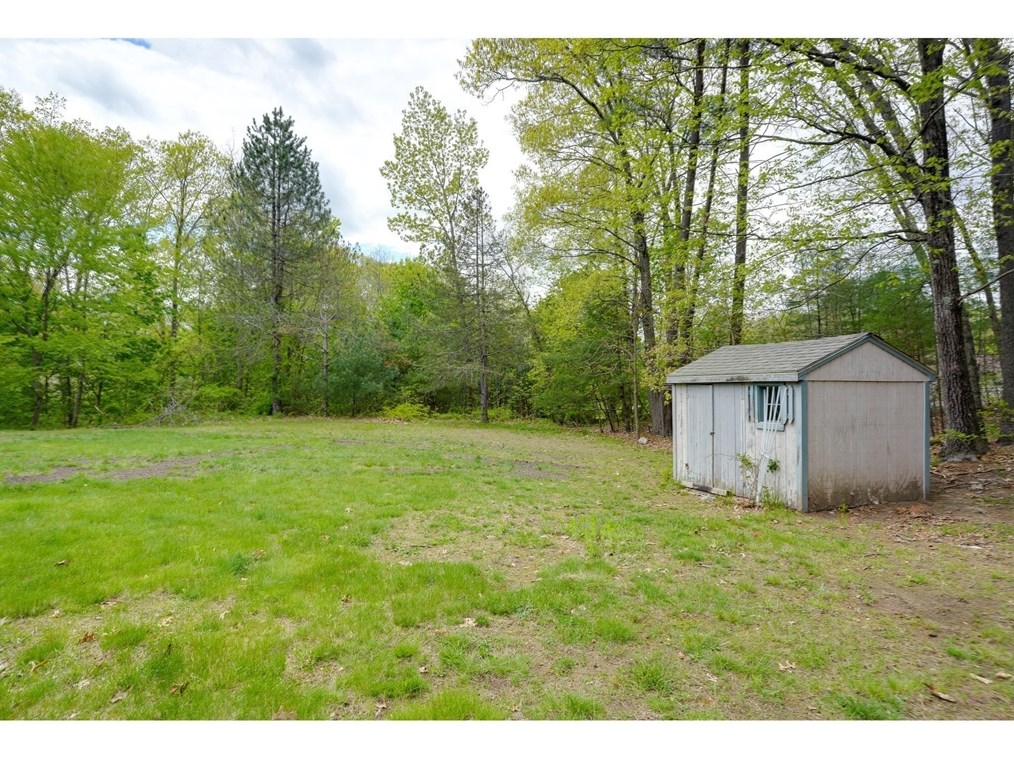 40 Lake St, Uxbridge MA  01569-1277 exterior