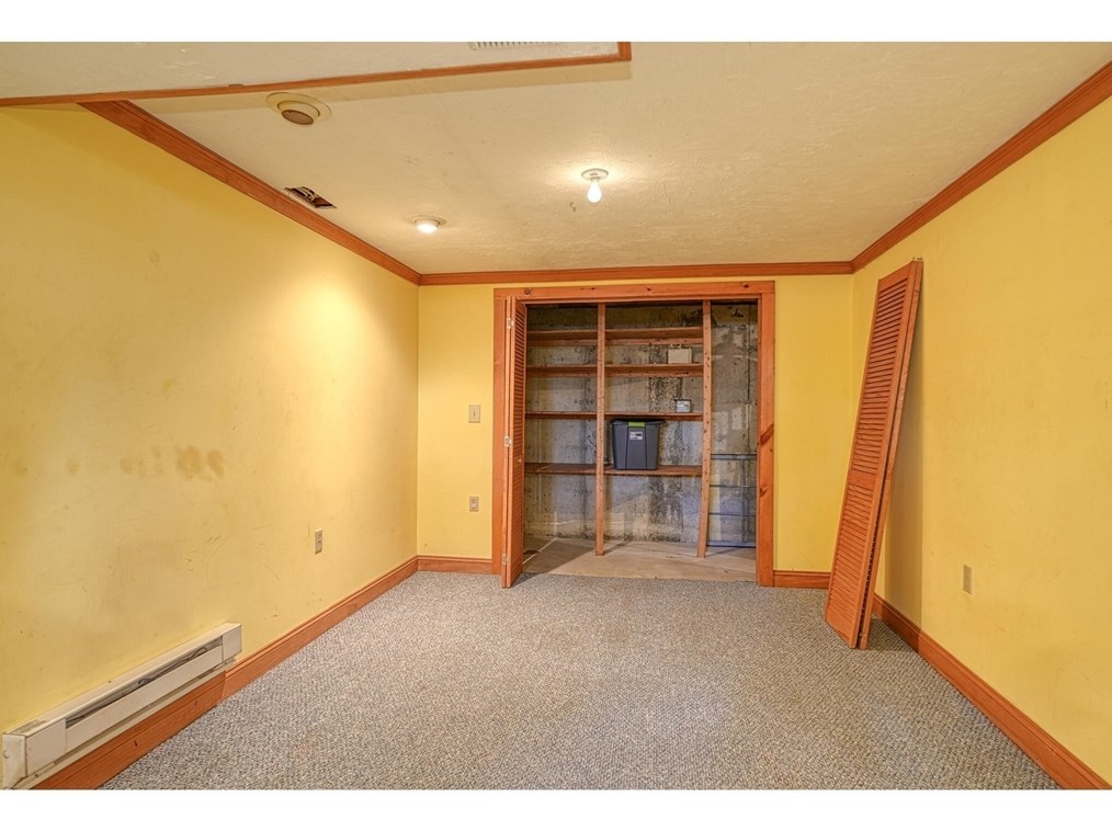 40 Lake St, Uxbridge MA  01569-1277 exterior