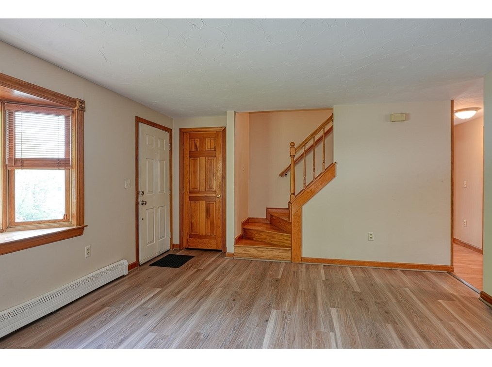 40 Lake St, Uxbridge MA  01569-1277 exterior