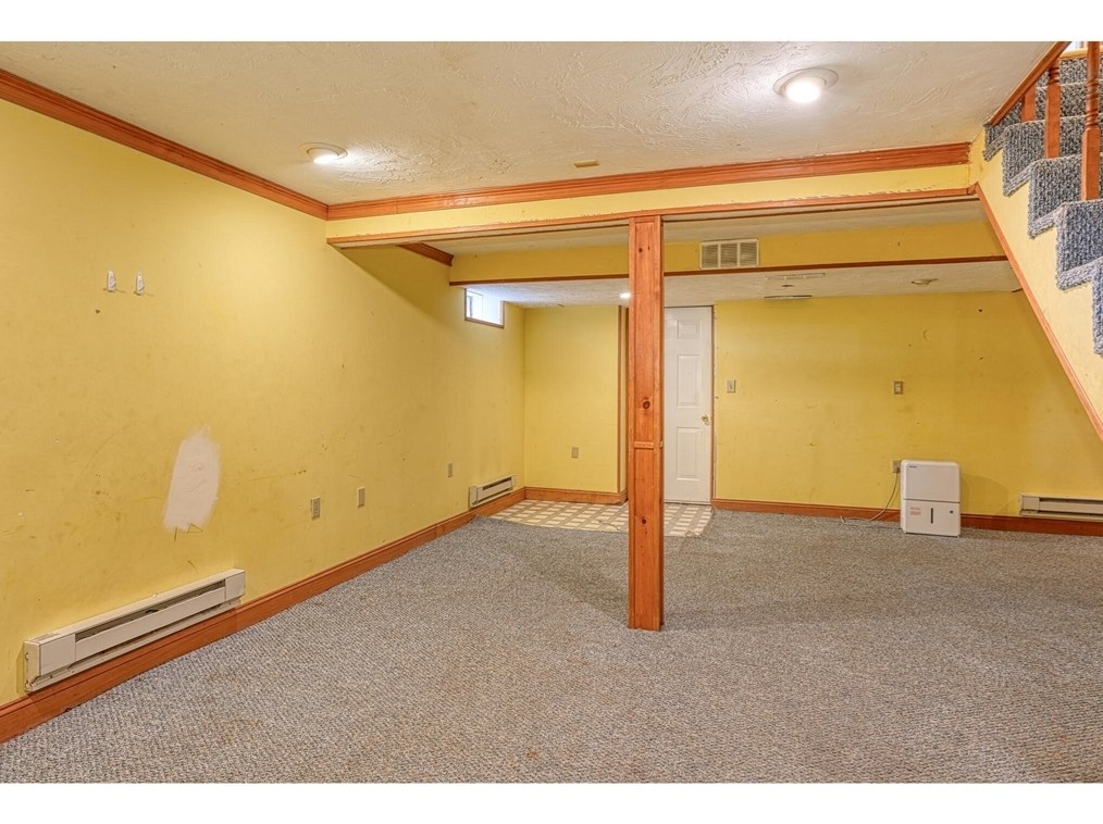 40 Lake St, Uxbridge MA  01569-1277 exterior