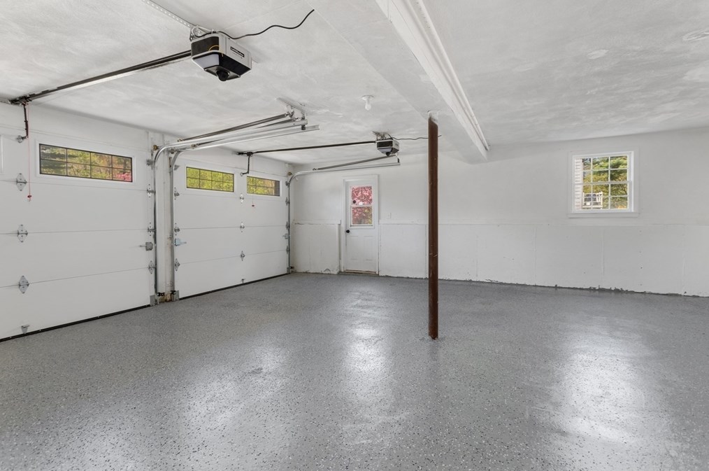 12 Ivanhoe Dr, Lynnfield MA 01940-1739 exterior