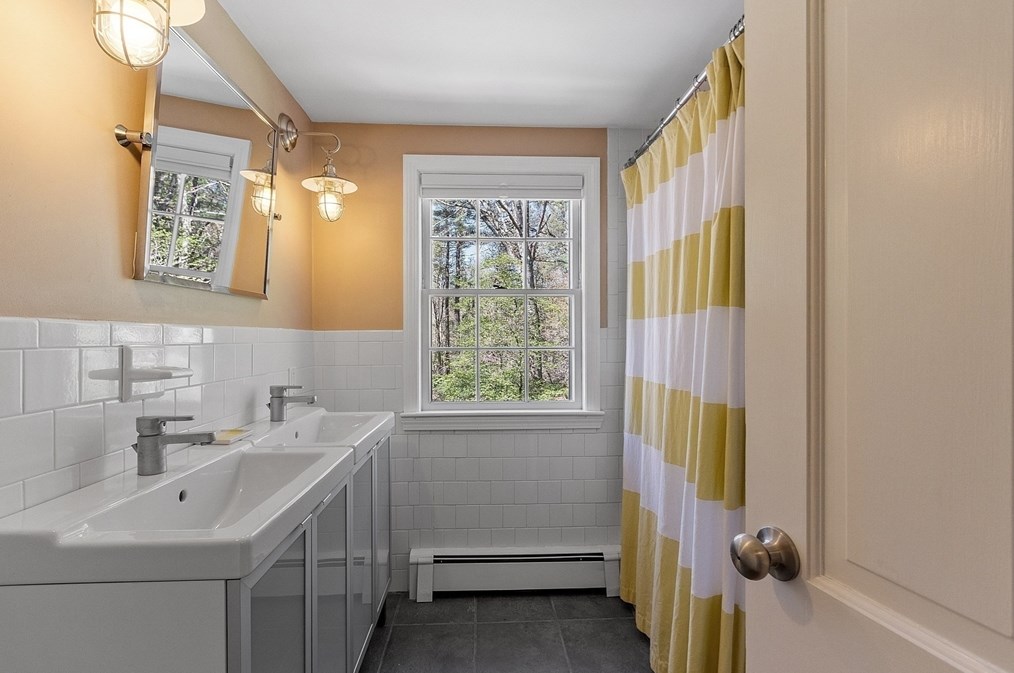 41 Taylor Rd, Acton MA 01720-4516 exterior