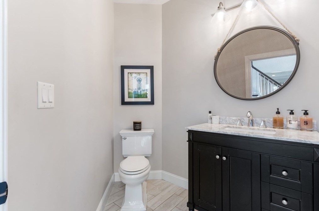 21 Clf Rd, Hingham MA 02043-1452 exterior