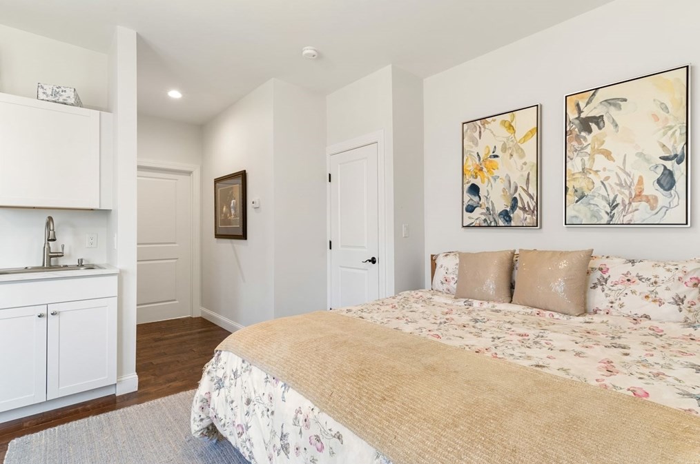 21 Clf Rd, Hingham MA 02043-1452 exterior