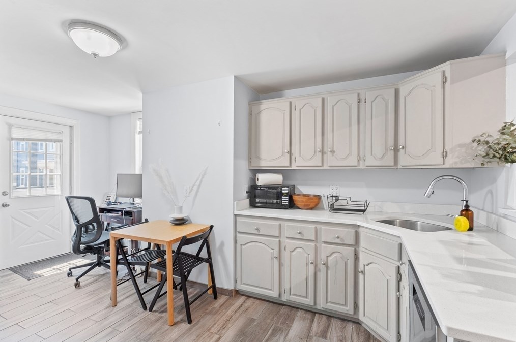 651 7th St, Boston MA 02127-4246 exterior