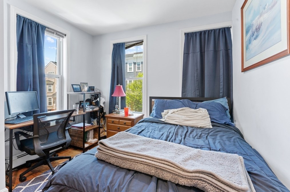 651 7th St, Boston MA 02127-4246 exterior