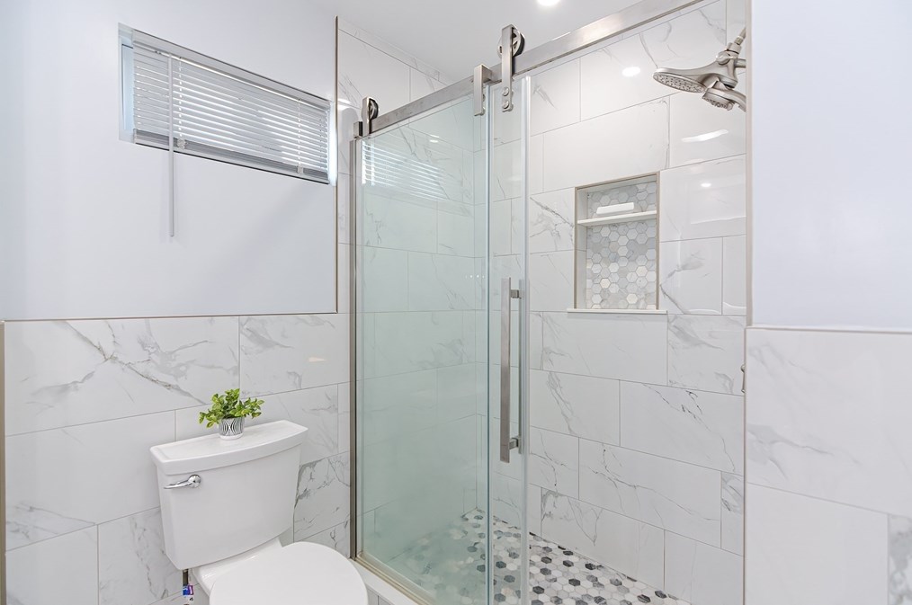 65 Ft Hl Ave, Lowell MA 01852-2708 exterior