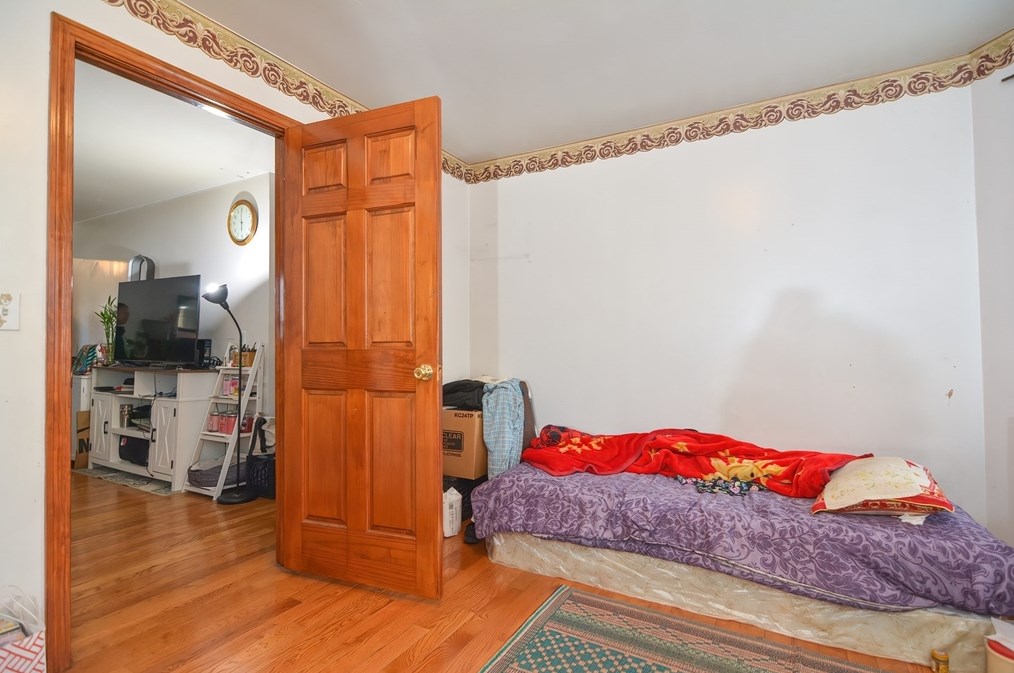 65 Ft Hl Ave, Lowell MA 01852-2708 exterior