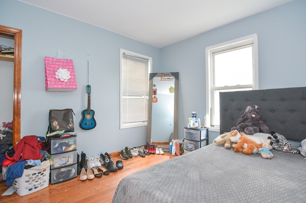 65 Ft Hl Ave, Lowell MA 01852-2708 exterior