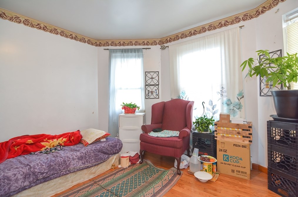 65 Ft Hl Ave, Lowell MA 01852-2708 exterior