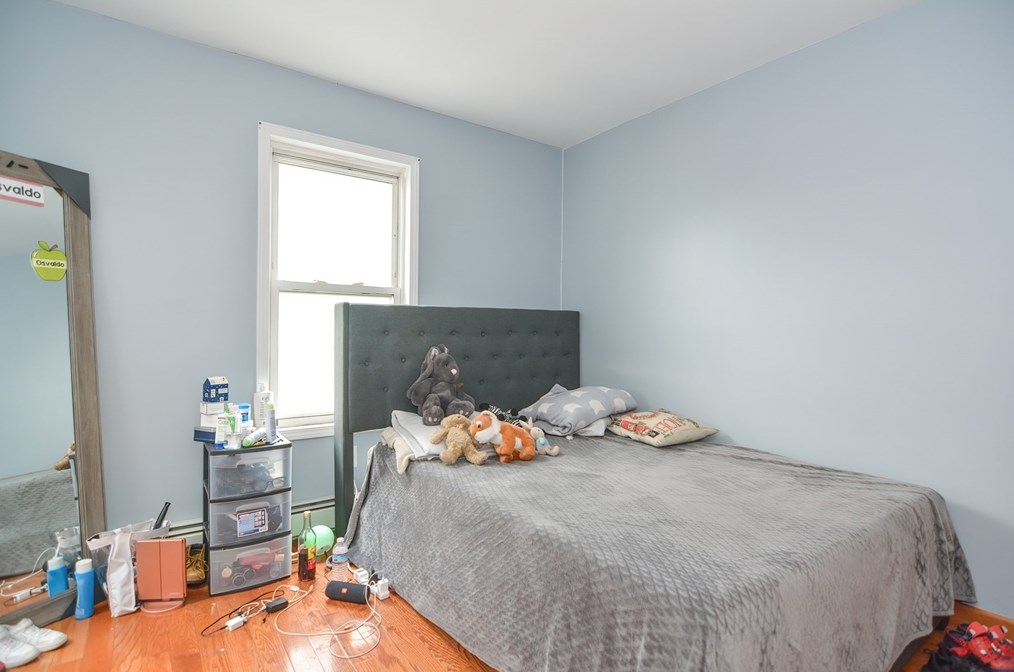 65 Ft Hl Ave, Lowell MA 01852-2708 exterior