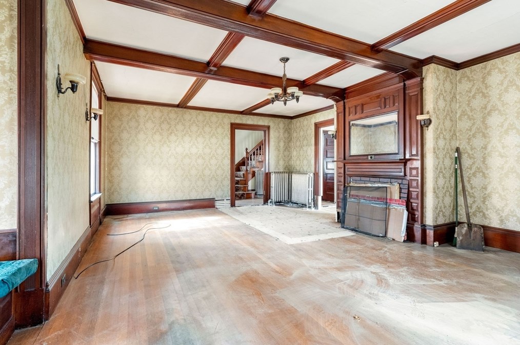 155 Woodland St, Lawrence MA 01841-2943 exterior