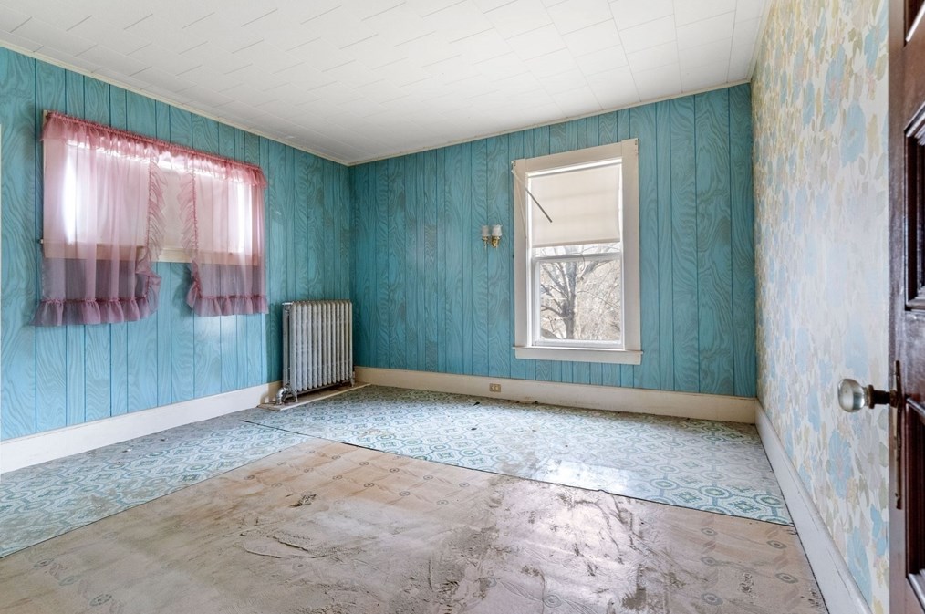 155 Woodland St, Lawrence MA 01841-2943 exterior