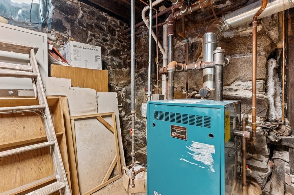 12 Highland Ave, Beverly MA 01915-4924 exterior