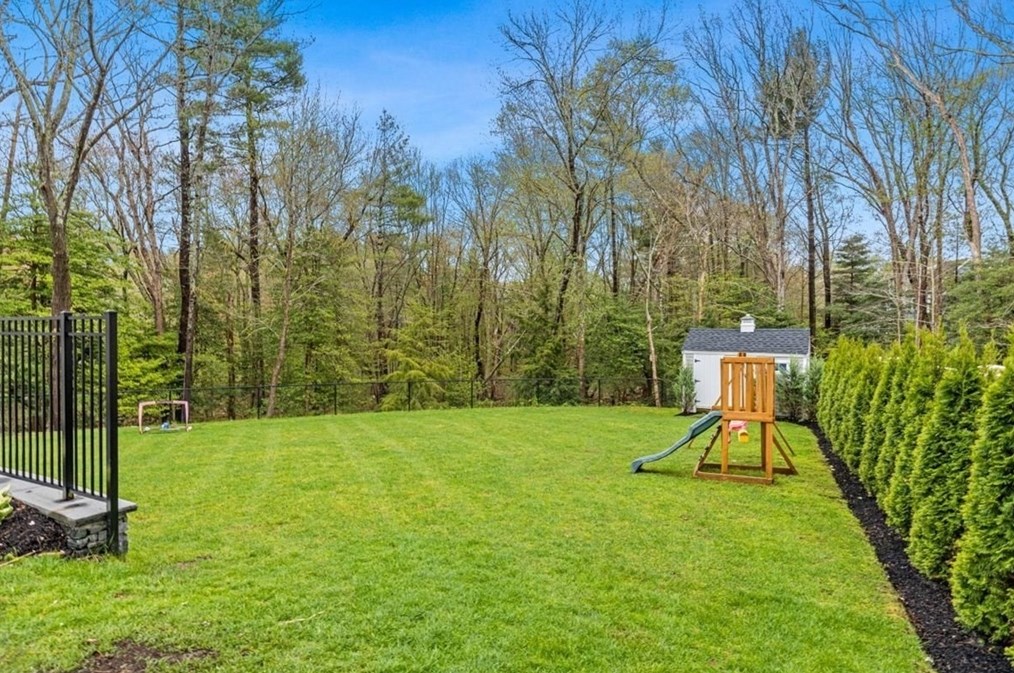 87 Bates Way, Hanover MA 02339 exterior