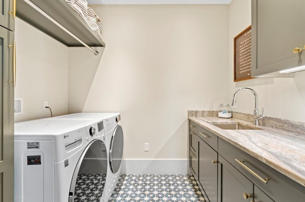 4 Cliff Estates Rd, Scituate MA  02066-1100 exterior