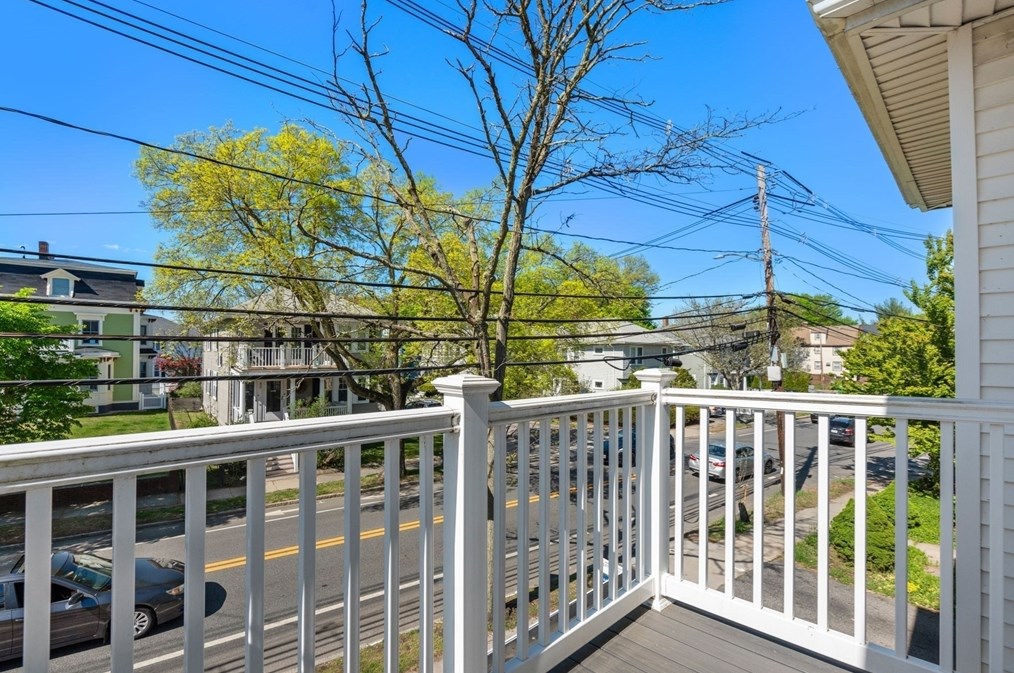 84 Lk St, Arlington MA 02474-8872 exterior