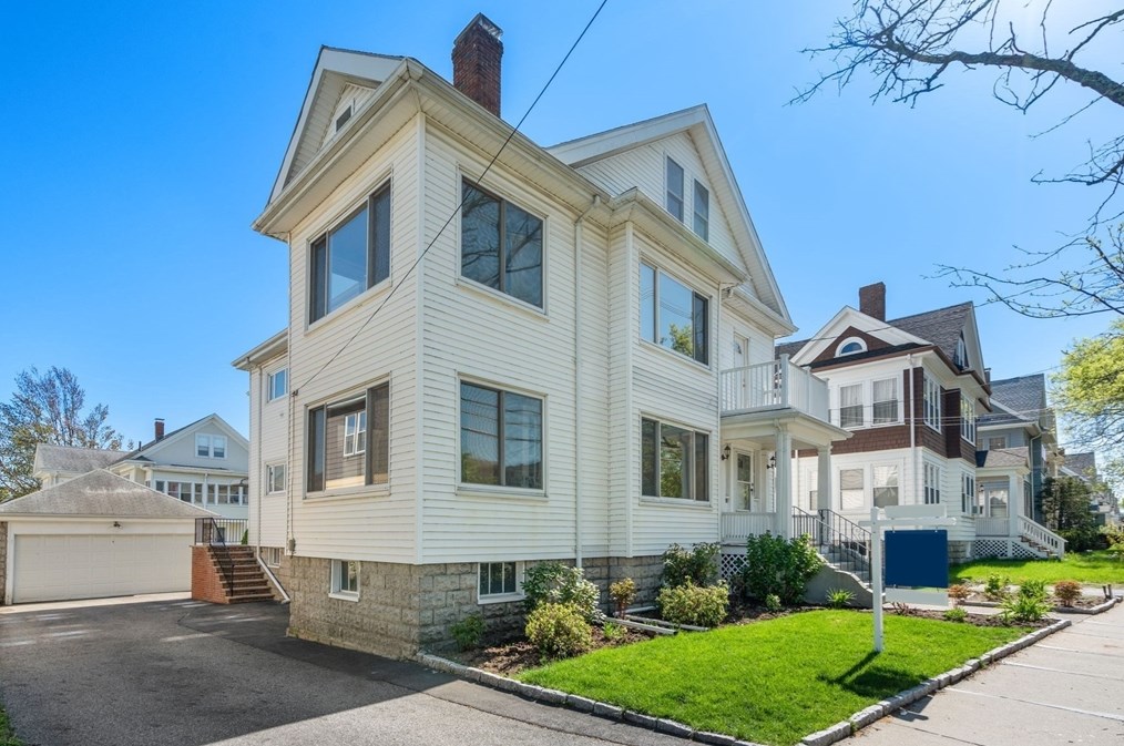 84 Lk St, Arlington MA 02474-8872 exterior