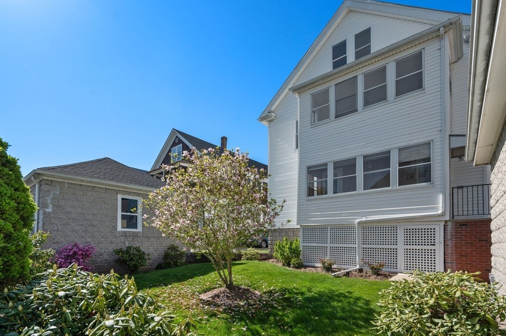 84 Lk St, Arlington MA 02474-8872 exterior