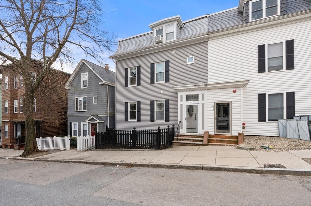 417 7th St, Boston MA 02127-4120 exterior