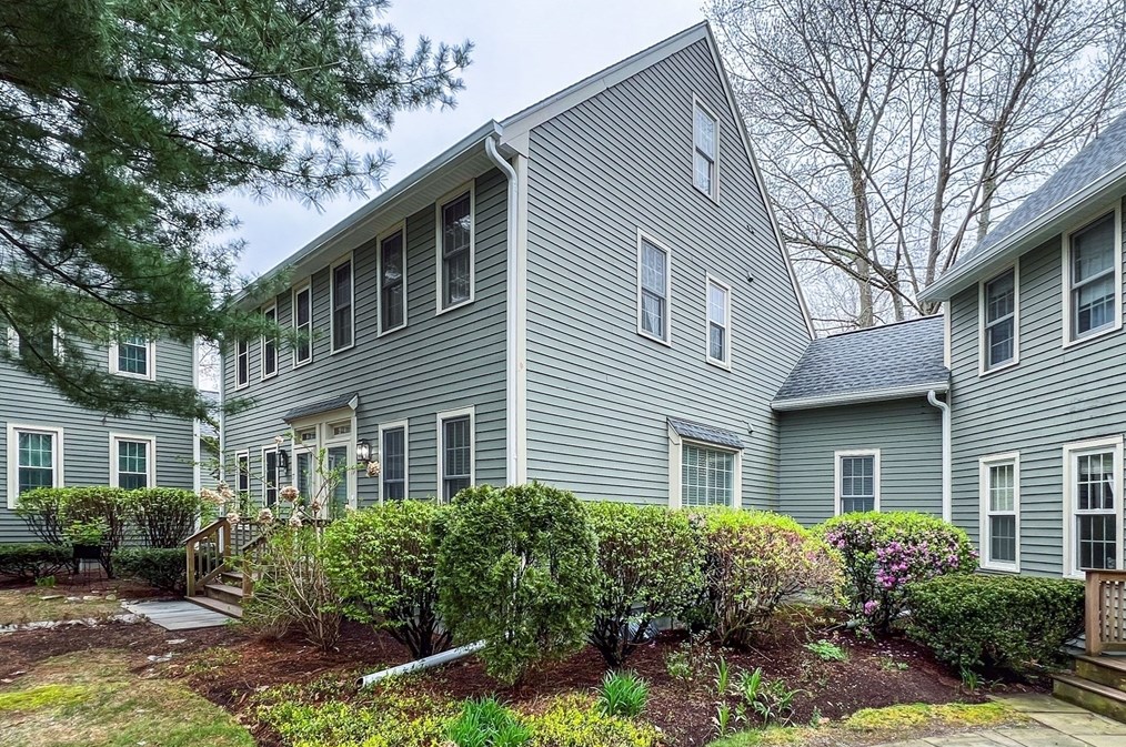 19 Old Laxfield Rd, Shrewsbury MA  01545-5435 exterior