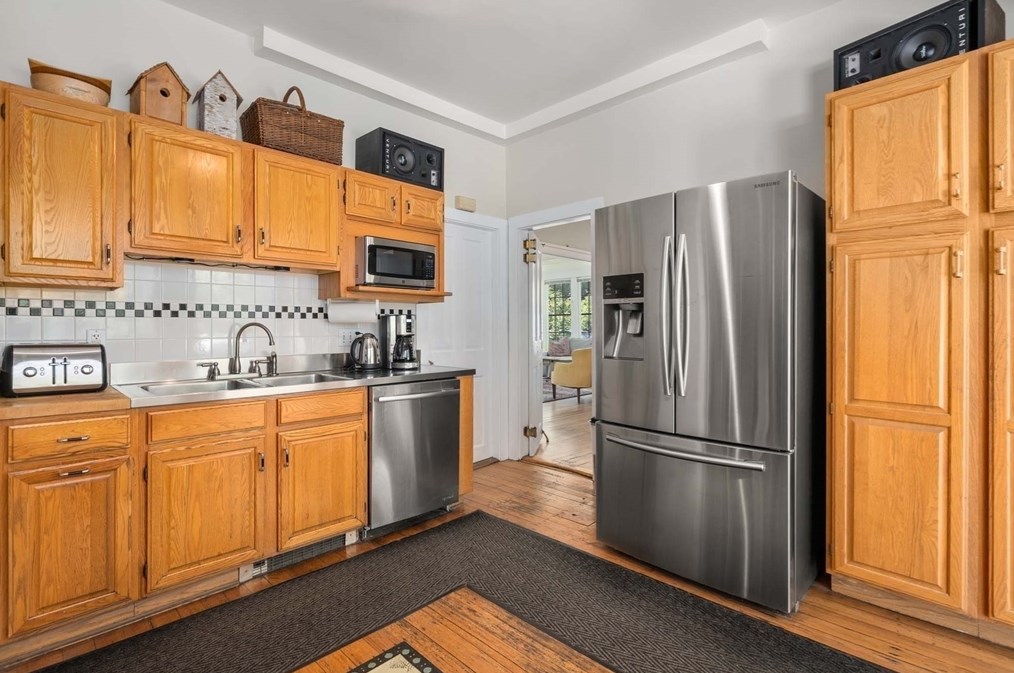 133 Newtonville Ave, Newton MA 02458-1851 exterior