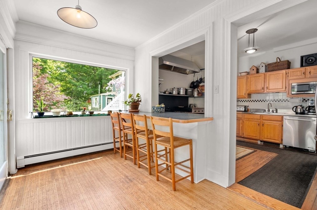 133 Newtonville Ave, Newton MA 02458-1851 exterior