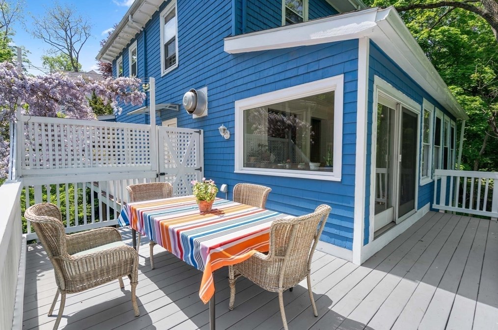 133 Newtonville Ave, Newton MA 02458-1851 exterior