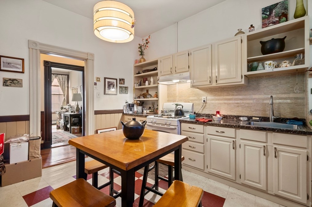 45 Harvard St, Brookline MA  02445-7908 exterior