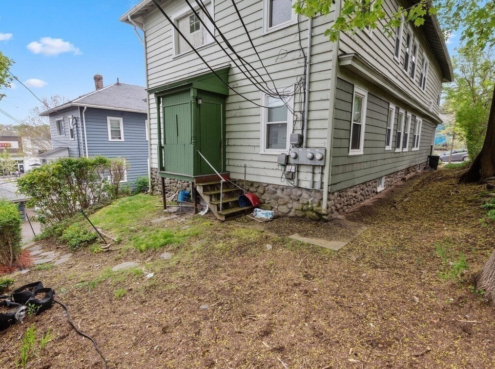 48 Sagamore Rd, Worcester MA  01609-1724 exterior