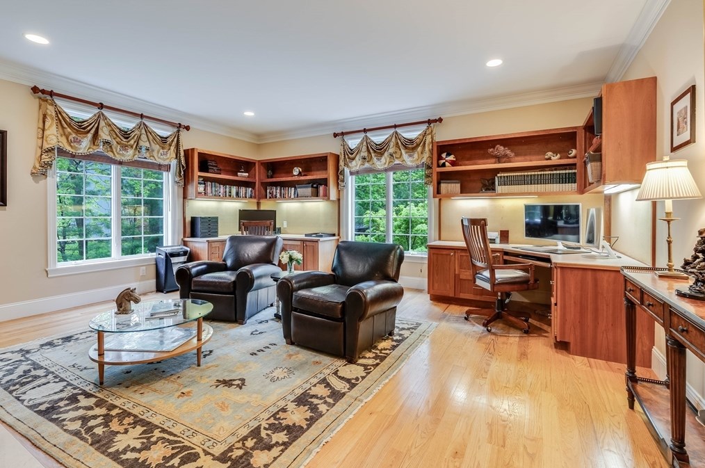 2 Mackenzie Ct, Andover MA  01810-4900 exterior