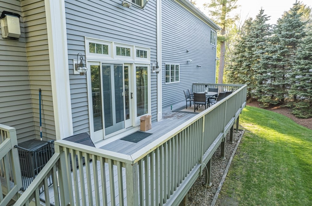 2 Mackenzie Ct, Andover MA  01810-4900 exterior