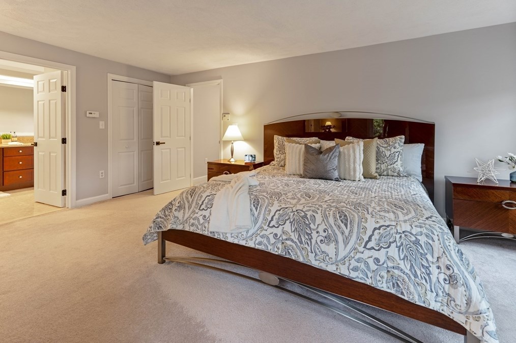 7 Apache Ave, Andover MA 01810-4738 exterior