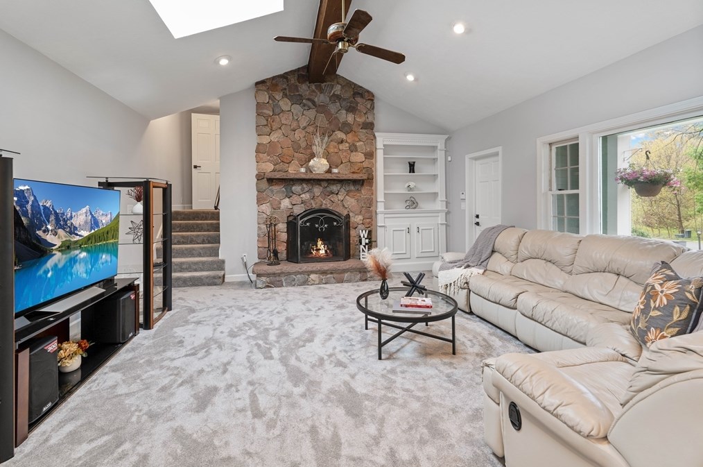 7 Apache Ave, Andover MA 01810-4738 exterior