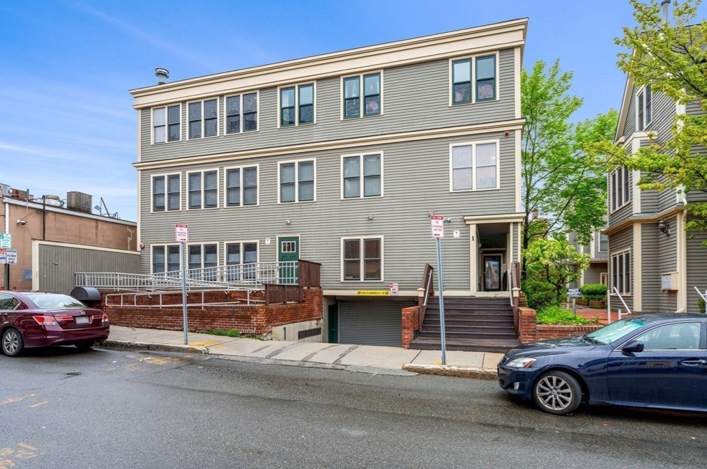 1 Davenport St, Cambridge MA 02140-1402 exterior