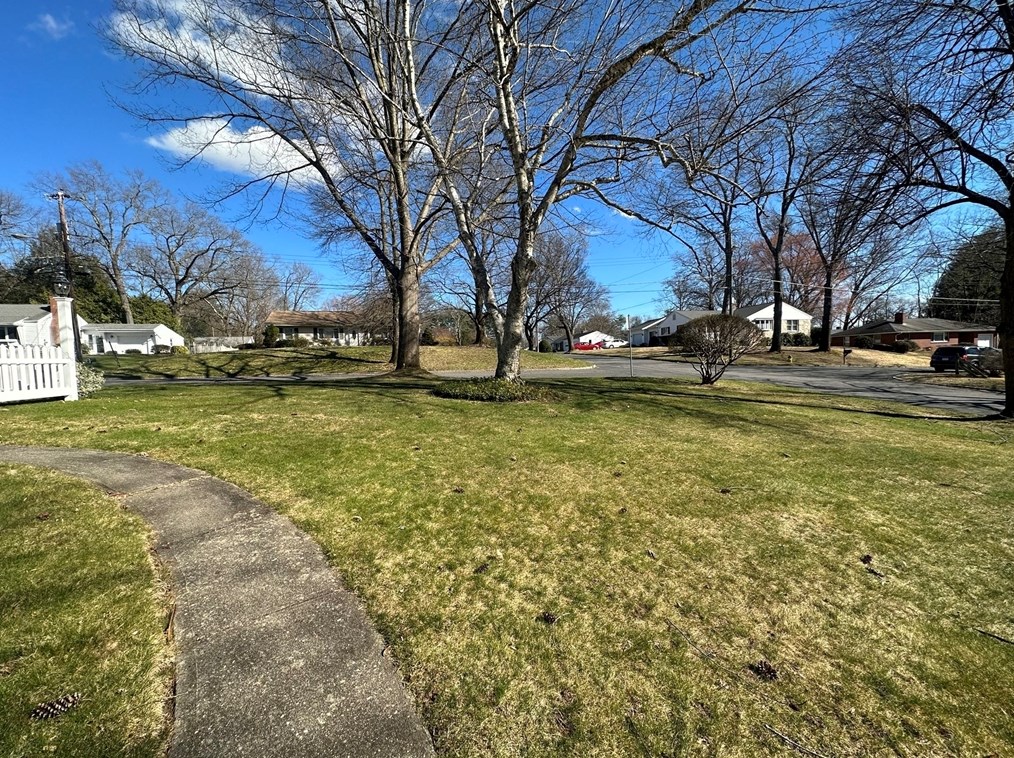 58 Balboa Dr, Springfield MA  01119-2904 exterior